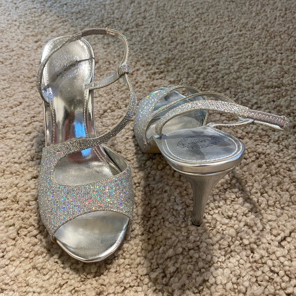 GLITZ SILVER STRAPPY SANDALS - Picture 1 of 5
